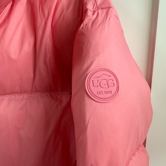 New with tags UGG Vickie pink Puffer Jacket. Size M - Picture 6 of 13